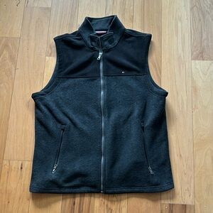 Tommy Hilfiger grey black fleeced vest size large. Nwt
